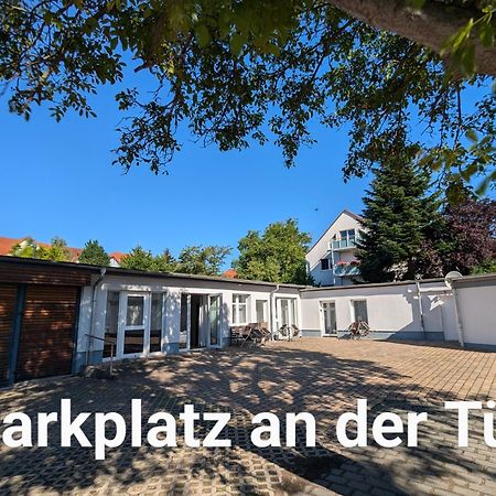 Fewo Urban Gotha - Apartment Orangerie - Am Schlosspark- Parken An Der Der Tuer- Barrierefrei, 900 Meter Zum Bahnhof - Wallbox Exterior foto